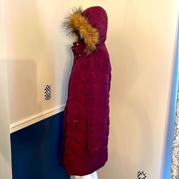 Tommy Hilfiger Burgandy Puffer Long Jacket Coat Detachable Faux Fur Hoodie M - Picture 3 of 15